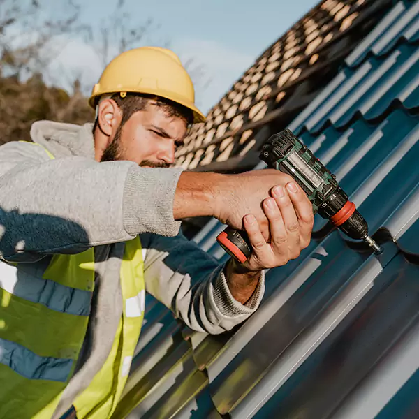 Why Auburn Property Owners Choose Auburn Roofing Contractors for Metal Roof Replacement?