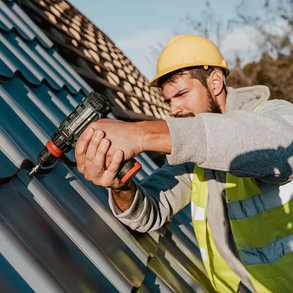 Why Auburn Homeowners Choose Auburn Roofing Contractors for Steel Roof Repair Service?